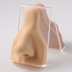 Modelo de pantalla de silicona para piercing de la nariz, herramienta de exhibición de joyería para tatuaje y perforaciones, color de la piel - Product Image 2