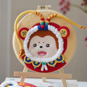 Kit de Bricolaje con Aguja Mágica <span class=keywords><strong>para</strong></span> Fieltro de Lana, Diseño Festivo con Dominio de Color Rojo - Lindos Animales de Dibujos Animados (Mono/Cerdo/Oso) |   Marco y Aro Incluidos - Product Image 5