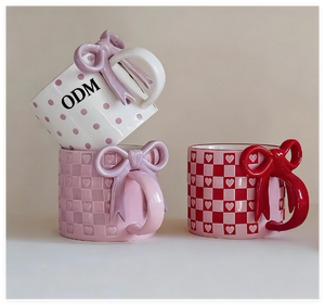 Tazza in Ceramica con Fiocco Squisito, Regalo per Ragazze, Tazza da Caffè di Tendenza con Design Accattivante - Product Image 1