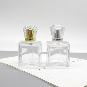 Flacons de parfum rechargeables en verre carré de 100 ml en gros, vides, avec clips, étanches et emballés dans une boîte pour femmes - Product Image 3