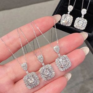 Collier pendentif Xinfly en or 18 carats avec diamant naturel 0,65 ct, or blanc vintage Au750, vente chaude pour mariages, sans chaîne - Product Image 1