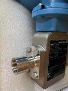 Caudalímetro E+H: Carcasa Integrada IP67, Admite Múltiples Conexiones de Proceso - Product Image 3