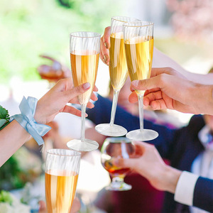 Verres à <span class=keywords><strong>champagne</strong></span> en plastique réutilisables et jetables de 6 oz avec logo personnalisé pour le réveillon du Nouvel An, les anniversaires, les mariages et les célébrations - Product Image 3