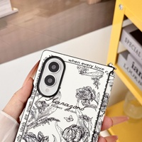 Étui de téléphone portable Moto Razr 50/60/70 60ultra/70ultra avec boucle latérale, design floral noir, matériau PC, antichoc, style Ins, animation