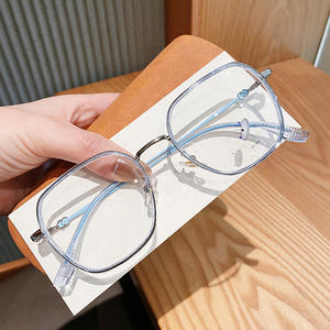 กรอบแว่นตา G Brand Geometric TR90 รุ่น Q3-0571 แบบเต็มกรอบ ป้องกันรังสียูวีและแสงสีฟ้า เลนส์ PC สำหรับทุกเพศ - Product Image 4