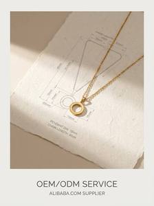 Collana in Acciaio Inossidabile di Lusso con Doppio Anello e Numeri Romani, Completamente Decorata con Zirconi, Versatile Collana alla Moda in Acciaio al Titanio - Product Image 5
