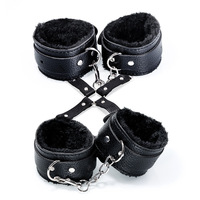 Kit de 10 Pièces de Contraintes BDSM : Bandeaux pour les Yeux, Menottes, Liens de Cheville, Bouche-balle, Collier, Fouet, Pinces à Tétons, Bâton, Sangle de Hogtie