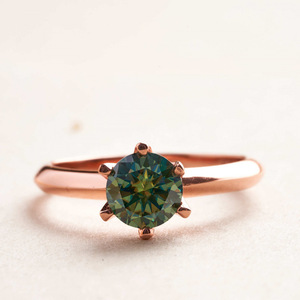 แหวนแต่งงานเพชรเม็ดเดี่ยวทรงกลมคลาสสิก เงินแท้ 925 ชุบทองคำขาว ประดับมอสซาไนต์สีน้ำเงินเขียว 0.5 กะรัต ถึง 5 กะรัต ระดับความสะอาด VVS พร้อมใบรับรอง GRA - Product Image 1