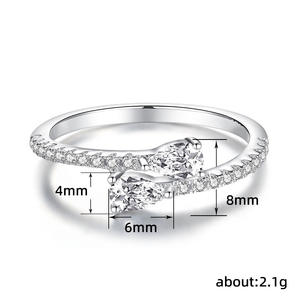 Anello di fidanzamento Q408 in oro bianco con diamante taglio a pera naturale per donna, colore D, con pietre laterali. - Product Image 5