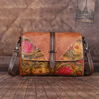 Tas Selempang Wanita Kulit Asli Vintage Berkualitas Tinggi dengan Tali Tunggal, Lapisan Poliester, Penutup Ritsleting, dan Dapat Dipakai Sebagai Tas Selempang.