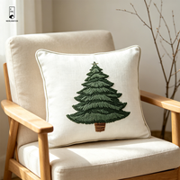Coussin décoratif en lin et coton brodé avec motif sapin de Noël et bordure passepoilée, décoration de Noël pour la maison de style campagnard