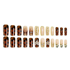 Uñas postizas largas con estampado de leopardo para otoño/invierno, con diseño 3D de flores en lámina dorada, para manicura DIY, accesorios de moda para clubes. - Product Image 4