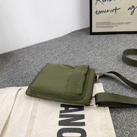 Pochette de téléphone en nylon unisexe un sac à bandoulière de petite taille suspendu au cou pour hommes femmes accessoire à la mode à usage quotidien