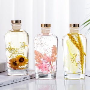 Diffuseur de parfum d'ambiance de luxe en gros avec <span class=keywords><strong>bouteille</strong></span> en verre transparent et fleurs séchées préservées, cadeau idéal pour mariage - Product Image 2