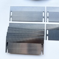 Couteau à découper le carton résistant à l'usure 177*77*1.5 avec fixation à 4 trous pour machines d'emballage automatiques Lames industrielles