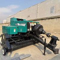 Petite presse à balles carrées hydraulique pour foin, luzerne et paille, adaptée à différents types de fourrages agricoles