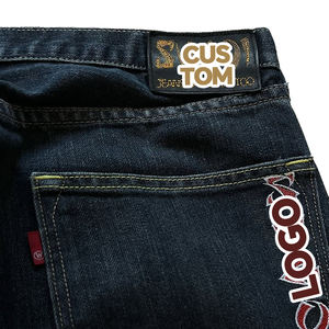 بنطلون جينز ستريت وير مخصص مطبوع بأسلوب الهيب هوب، بقصة مستقيمة وواسعة، بنطلون دينيم فضفاض بتصميم عتيق، نمط مريح مع شعار حسب الطلب - Product Image 4