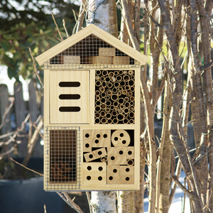 Hotel para Insectos de Madera con Certificación FSC y BSCI, Casa para Abejas, Mariquitas y Mariposas, Hotel Grande y Natural para Abejas Masonas y Mariquitas con Estaca y Comedero - Product Image 4