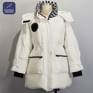 Giacca Imbottita Bianca da Donna <span class=keywords><strong>a</strong></span> Lunghezza Media con Cappuccio, Fodera <span class=keywords><strong>a</strong></span> Scacchi, Cintura con Coulisse e Tasche con Zip - Product Image 1