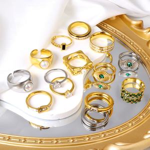 Ensemble de bagues en or tendance pour femmes et filles, chaîne serpent, bagues empilables, acier inoxydable vintage, plaqué or 18 carats, tailles mixtes - Product Image 1