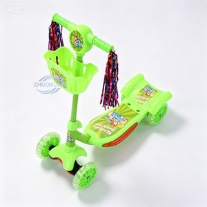 Trottinette pour enfants colorée pour les sports de plein air, design à deux roues, frein manuel, emballée dans une boîte colorée - Product Image 1
