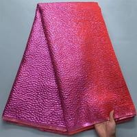 Beliebter Bestseller 100% Polyester Knitterfreier Garngefärbter Metallischer Farbverlauf Jacquard-Brokatstoff für Mädchen und Frauen Bühnendesign