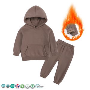 Conjuntos de ropa para niños con logotipo personalizado Pantalones de chándal de algodón con patrón sólido Sudadera con capucha Estilo informal para niños con chándal personalizado - Product Image 1