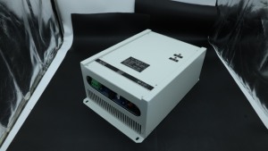 Rectificador Marino Monofásico de Alta Fiabilidad 28V 120A 85% Eficiencia Voltaje Constante Baja Ondulación Refrigeración por Aire IP22 para Barco - Product Image 3