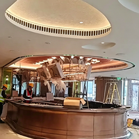 Fabricant depuis 15 ans, comptoir de bar circulaire en bronze sur mesure, bureau de réception moderne en métal pour lieu de luxe