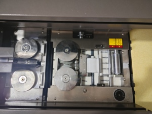 Máquina de encuadernación de libros de alimentación automática inteligente A4 CYH10L con pantalla táctil grande Máquina de encuadernación de pegamento caliente - Product Image 2