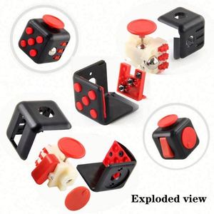 Cubes de couleur anti-stress, jouet de décompression, jeux anti-stress pour adultes et enfants, matériau plastique ABS, cadeau d'aventure et de camping - Product Image 5