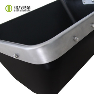 Abreuvoir enveloppé de bord en acier inoxydable de nouvelle condition pour les truies Mangeoire de porc en acier automatique en PP adaptée à l'élevage à <span class=keywords><strong>la</strong></span> <span class=keywords><strong>ferme</strong></span> - Product Image 1