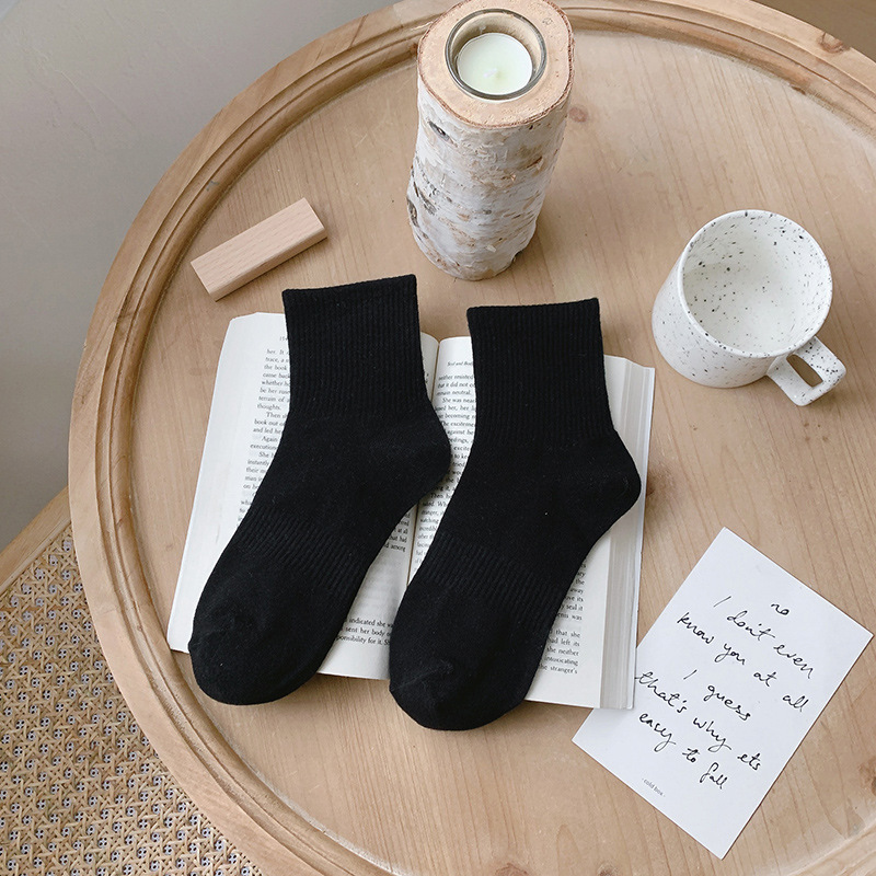 Rubber band [black cylinder]]