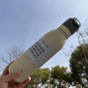DD3987 Botella de Agua de Acero Inoxidable con Aislamiento al Vacío de Doble Pared, Libre de BPA, con Pajita, Rendimiento Térmico de 12-24 Horas para Deportes - Product Image 2