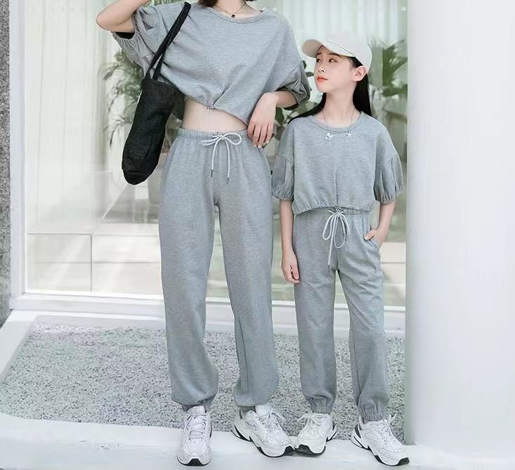 Летний спортивный костюм для девочек 2021 года, повседневные брюки с коротким рукавом, костюм для родителей и детей