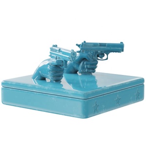 Bán Buôn Sáng Tạo Twin Pistol Thiết Kế Với Tùy Chỉnh Xây Dựng Thương Hiệu Cho Nhà Hand Painted Màu Xanh Lá Cây Kép Handgun Gốm Hương Burner - Product Image 1