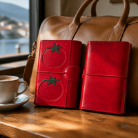 Carnet A6 en cuir PU rouge, motif tomate, design à trois volets avec emplacements pour cartes intégrés, carnet portable en cuir pour la vente en gros en usine