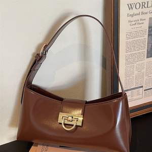 Petit sac carré en cuir PU à la mode, sac à bandoulière sous le bras, grande capacité, sac pour femme de haute qualité - Product Image 1