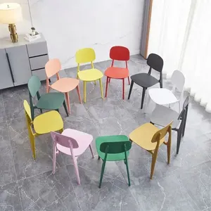 Vente en gros pas cher prix contemporain de luxe moderne design nordique coloré salle à manger café Silla empilable en plastique PP chaise à vendre