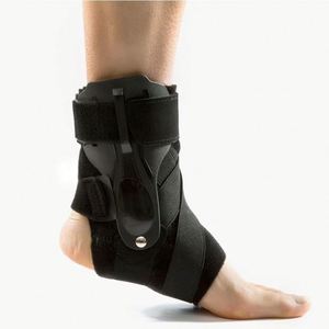 Attelle de cheville - Orthèse de cheville réglable - Stabilisateur rigide pour entorses, tendinites, soutien post-opératoire et protection des blessures - Product Image 1