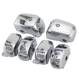 Kit di 6 Tappi per Interruttori Manubrio Cromati in ABS, Ricambi per <span class=keywords><strong>Harley</strong></span> Sportster Dyna Softail Road King <span class=keywords><strong>V</strong></span> <span class=keywords><strong>Rod</strong></span> dal 1996 al 2017 - Product Image 1