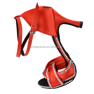 <span class=keywords><strong>Scarpe</strong></span> <span class=keywords><strong>da</strong></span> <span class=keywords><strong>ballo</strong></span> in latino rosso personalizzate per donna sandali <span class=keywords><strong>da</strong></span> sala strass - Product Image 1