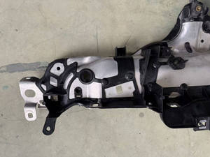 95B805931G 95B805931A Barre de support de radiateur d'origine d'occasion, garantie d'installation, barre de liaison supérieure pour Porsche Macan 2015-2024 - Product Image 5