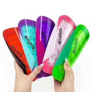 Nouveau design Protège-tibias respirants pour football football - Product Image 1