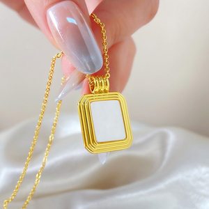 Pendentif en coquillage naturel plaqué or 18 carats, collier carré tendance en nacre pour femme, à porter au quotidien - Product Image 6
