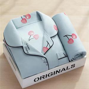 <span class=keywords><strong>Pigiama</strong></span> da <span class=keywords><strong>Donna</strong></span> in Seta Stampata Due <span class=keywords><strong>Pezzi</strong></span> di Design, Set <span class=keywords><strong>Pigiama</strong></span> Corto - Product Image 4