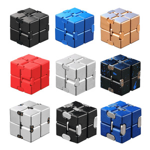 Cubo Mágico Mini Ilimitado de Aleación para Adultos, Juguete Antiestrés Transfronterizo, Artefacto Variado para Aliviar el Estrés - Product Image 5