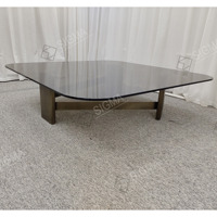 Sigma Wholesale Nouvelle conception Table basse de salon en verre sur mesure en matériaux variés