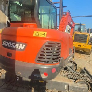 รถขุดมือสองคุณภาพสูง Doosan DX55-9C รุ่นปี 2022 น้ำหนัก 5.5 ตัน ความจุบุ้งกี๋ 0.18-0.21 ลูกบาศก์เมตร เครื่องยนต์ เกียร์ ปั๊ม แบริ่ง PLC มอเตอร์ - Product Image 2