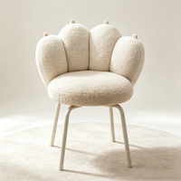 Fauteuil de salon ergonomique inclinable moderne en tissu Teddy crème moelleux, avec dossier en forme de patte de chat et détails griffes de chat, en bois